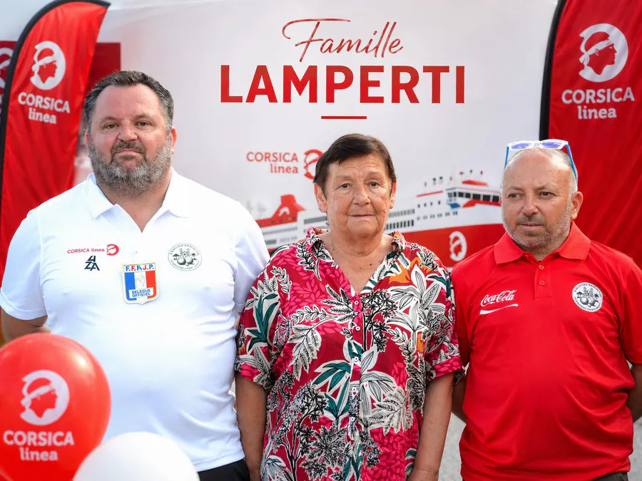 La famille Lamperti, la mère et ses deux fils